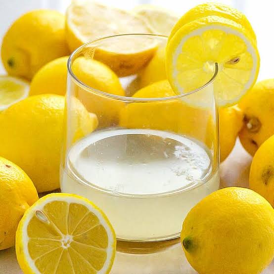 Here are Seven Ways Your Body Benefits from Lemon Water