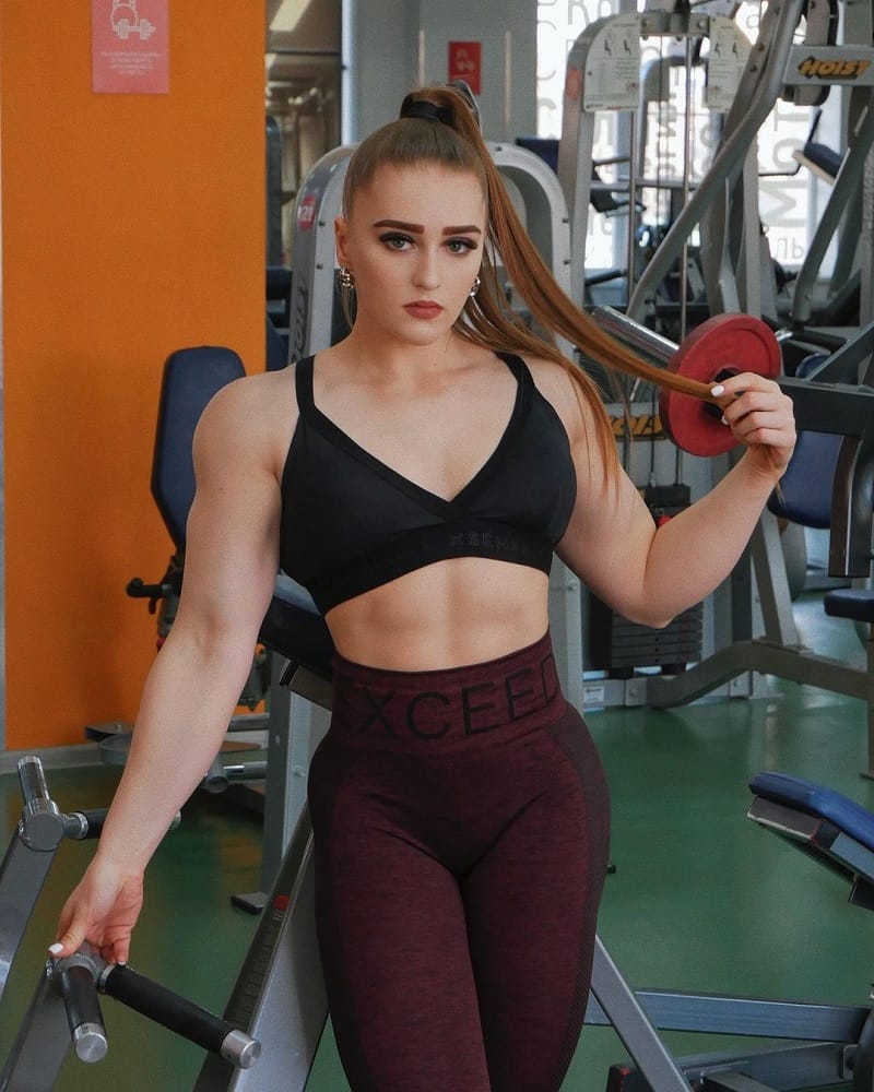 Meet Julia Vins The Cute Russian Bodybuilder Who Proved Sexy & Strong Can Coexist