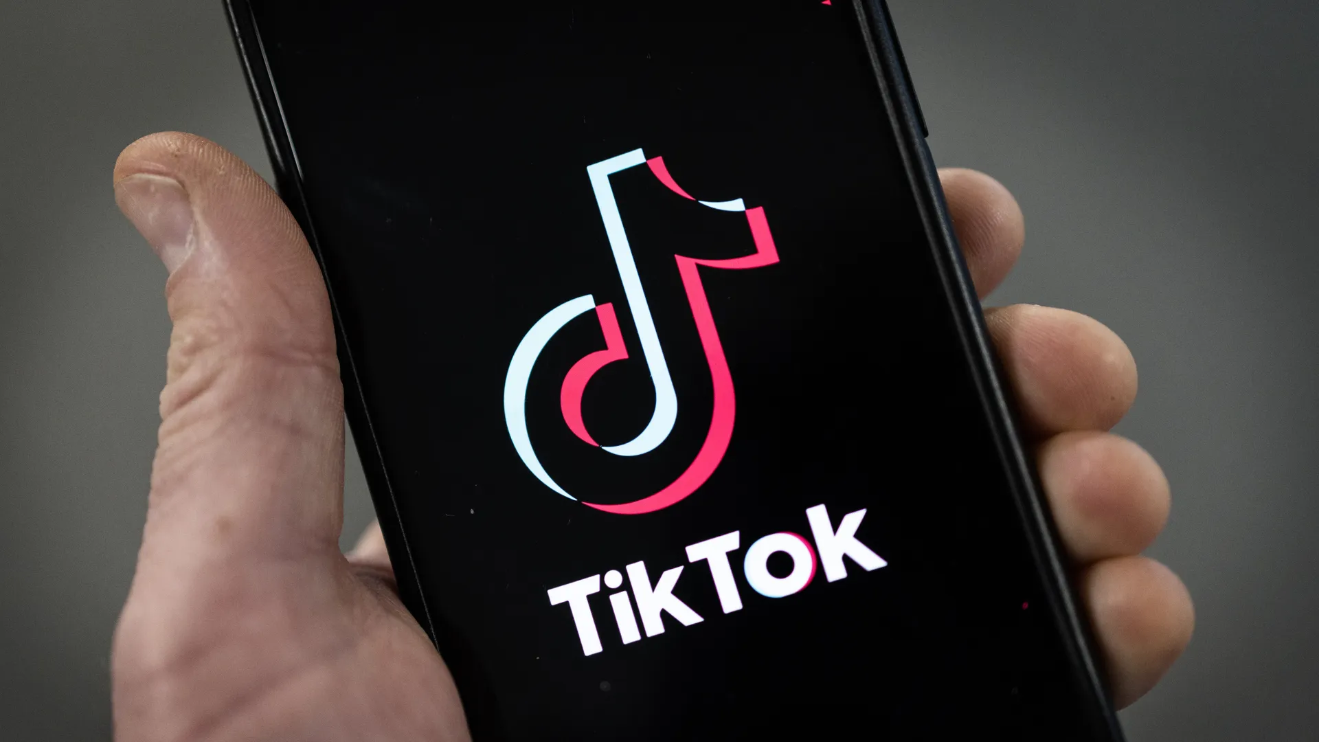 Australia to Ban TikTok on Government Devices over National Security Concerns