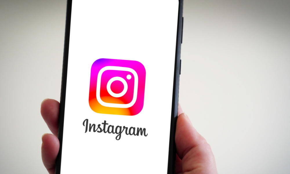 Master Instagram Ads: DIY Guide to Boosting Your Business Visibility and Sales