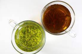 Black Tea: A Deep Dive into Its Unique Attributes, Comparisons with Green Tea, and Health Benefits