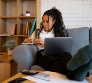 How to Start a Side Hustle with Little Capital in 2026